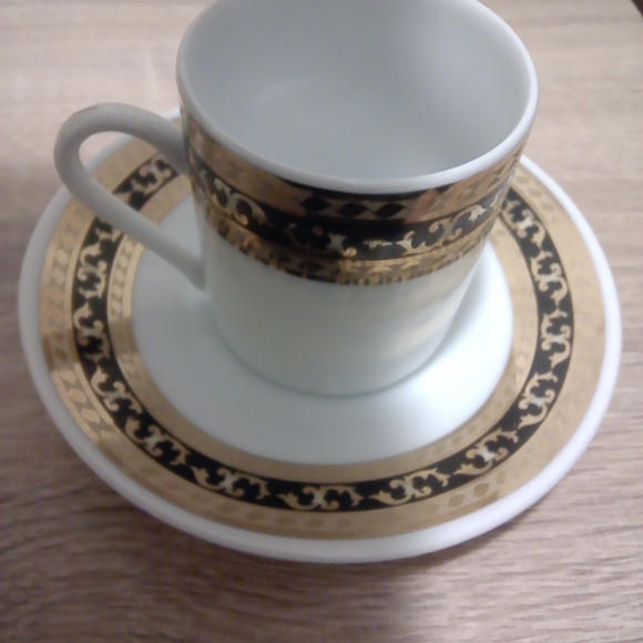 ESPRESSO CUPS AND SAUCERS - Picture 4 of 9